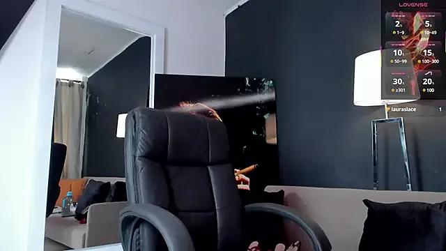 miacox_23 on StripChat