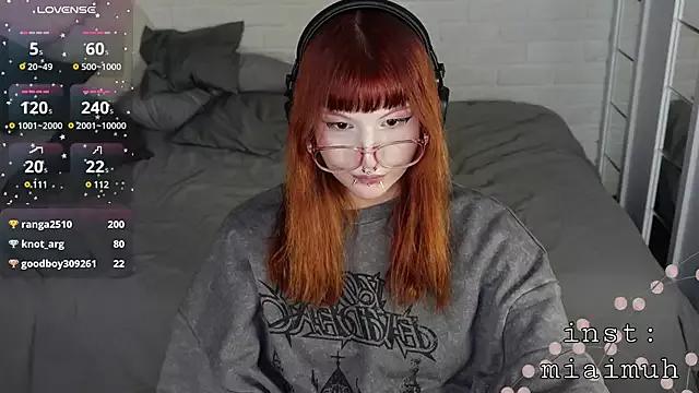 MiaYui on StripChat 