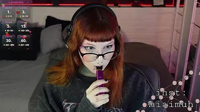 MiaYui on StripChat 