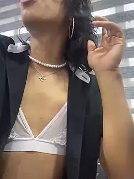 MikaelaRubia on StripChat 