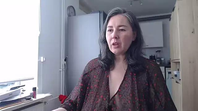 Freechat MilfGina on StripChat