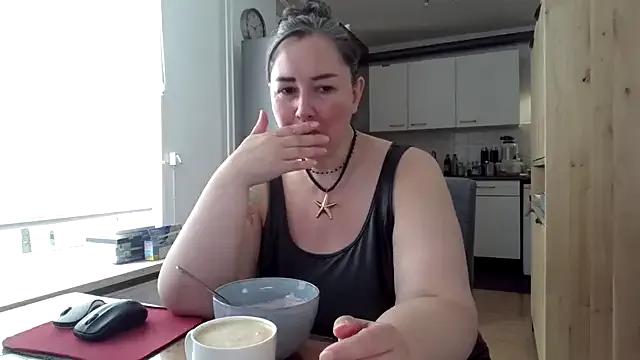 Freechat MilfGina on StripChat