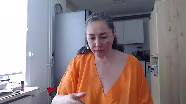 Freechat MilfGina on StripChat