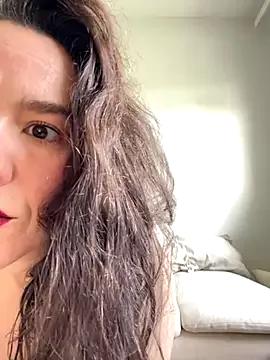 Freechat MilkyHoneyLullabies on StripChat