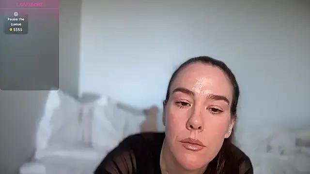 Freechat MilkyHoneyLullabies on StripChat