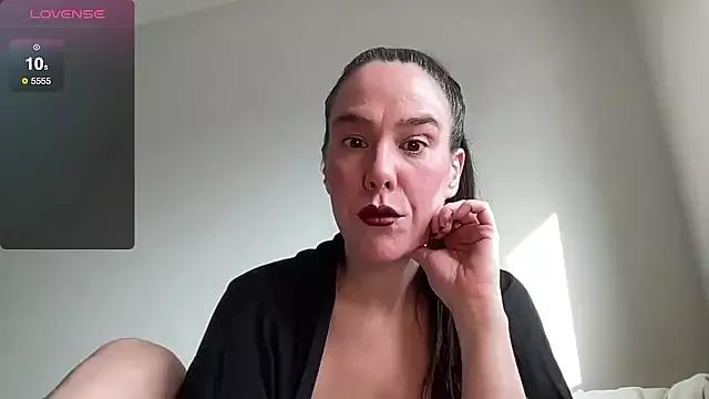 Freechat MilkyHoneyLullabies on StripChat