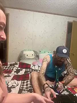 Mini_And_The_Bear on StripChat 