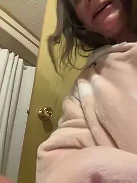 Mini_And_The_Bear on StripChat 