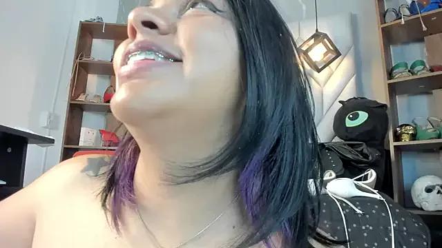 MirandaHaguen on StripChat