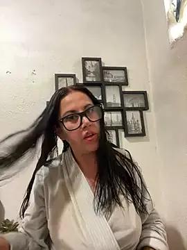 MirandaLatinaLovely on StripChat 