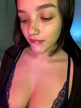 MisFrekcles_ on StripChat