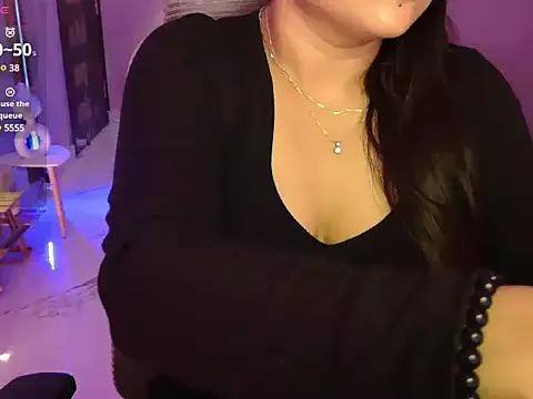 Mitikaa on StripChat