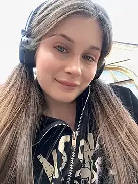 mmelicious on StripChat 