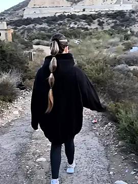 Freechat Mona_Plus on StripChat