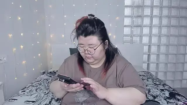 Offline Nadine_asian on StripChat