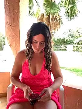 Nadja_Noir on StripChat