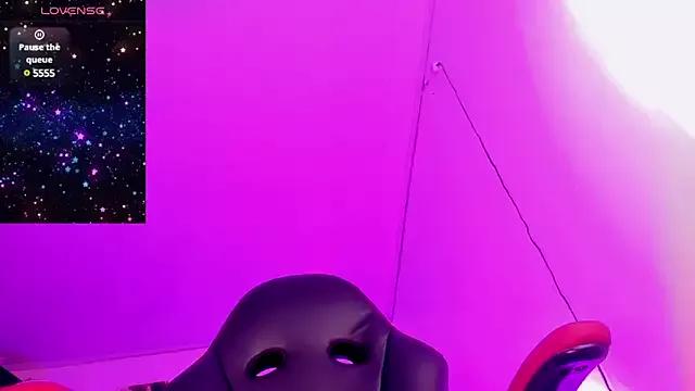 Freechat naomy__xx on StripChat