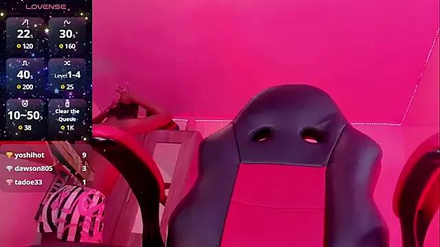 Freechat naomy__xx on StripChat