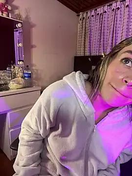 Natalia_Suarez on StripChat