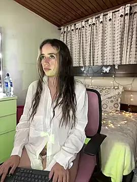 Natalia_Suarez on StripChat