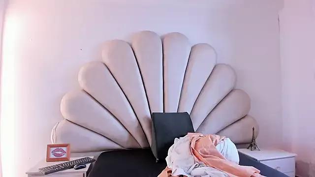 Natasha__Blue on StripChat 