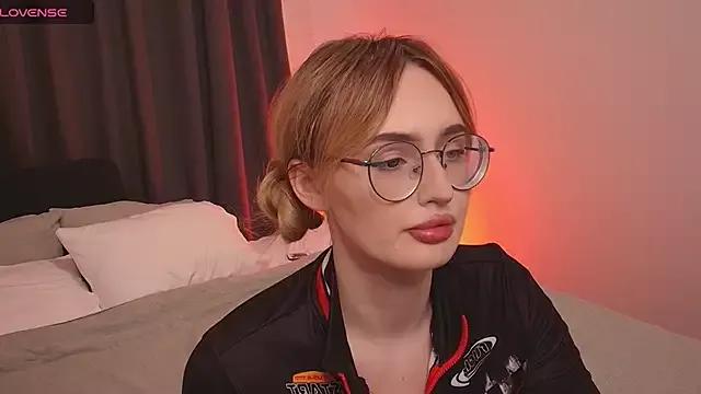 NickyBlooom on StripChat 