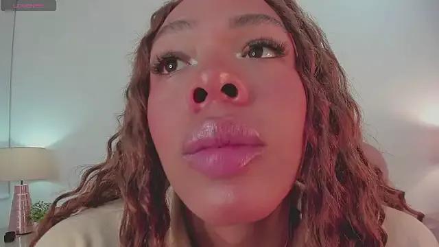 Nicole_Paradise on StripChat