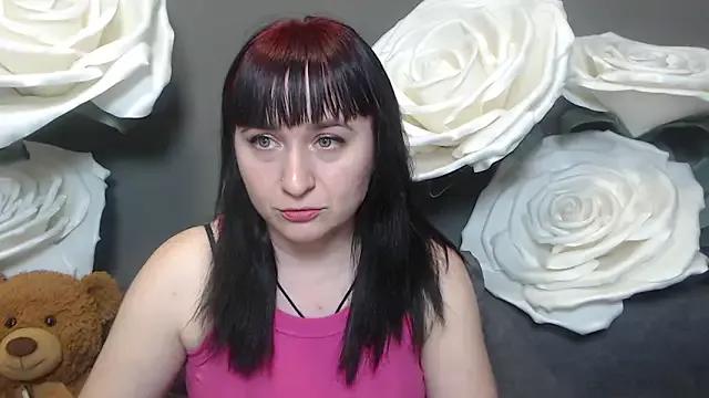 NinaFlawlees on StripChat