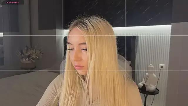 OhMyEmma on StripChat