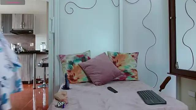 oriana_thomson2 on StripChat