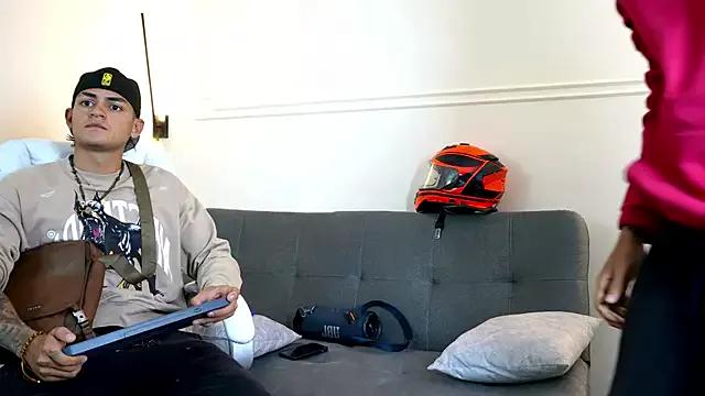 Paradise_boy_s on StripChat