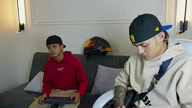 Paradise_boy_s on StripChat