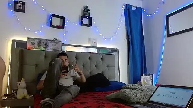 Freechat parejacaliente20154 on StripChat