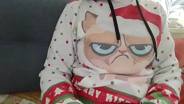 Freechat parismira on StripChat