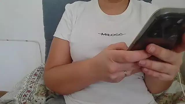 Freechat parismira on StripChat