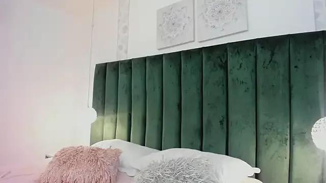 PaulinaGame on StripChat