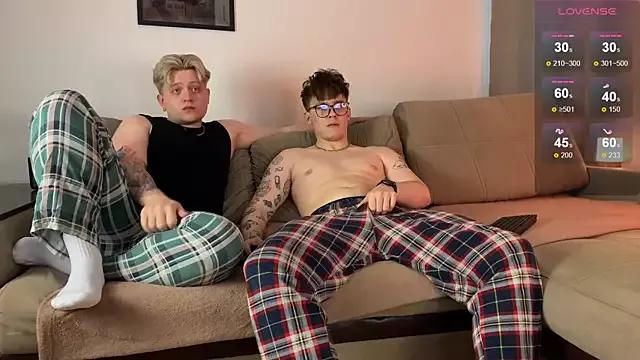 pleasuretwoguys on StripChat