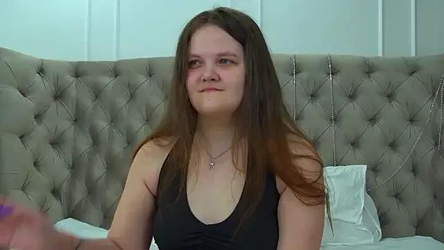 PollyPierre on StripChat 