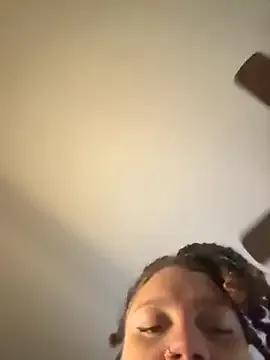 Freechat QueenNuttCollector on StripChat