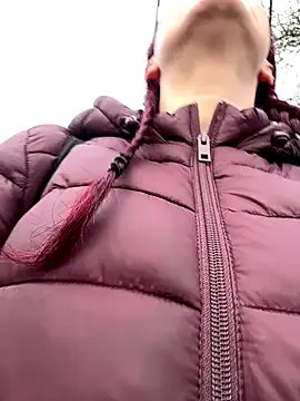 Offline raen001 on StripChat