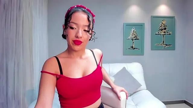 RoseFerrera on StripChat