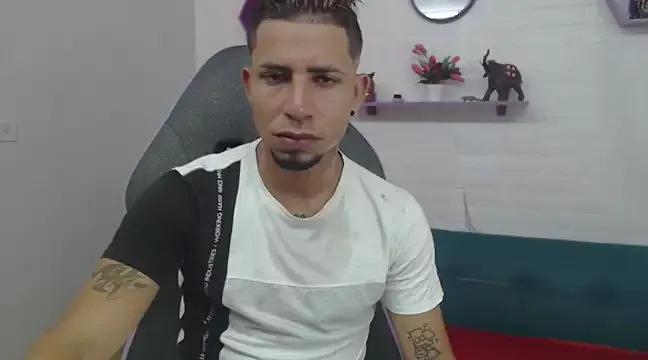 san_dirtyboy18 on StripChat 