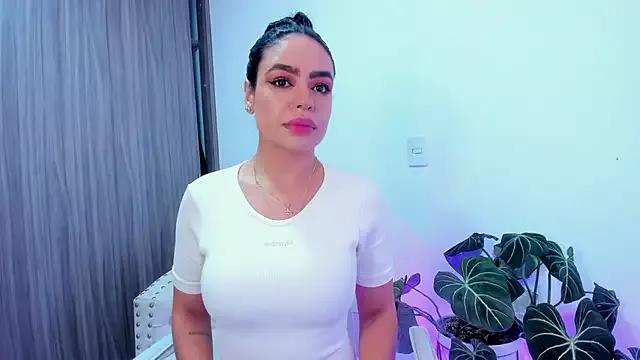 Sara_Leblanc on StripChat