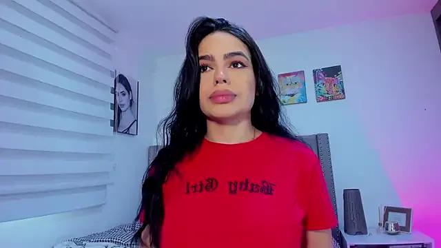 Sara_Leblanc on StripChat