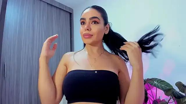 Sara_Leblanc on StripChat