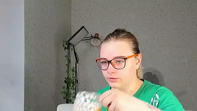 Seductive_She_Wolf on StripChat