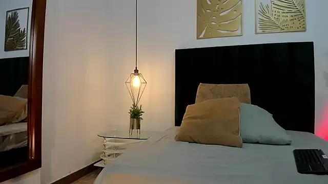 SeleneLujan on StripChat