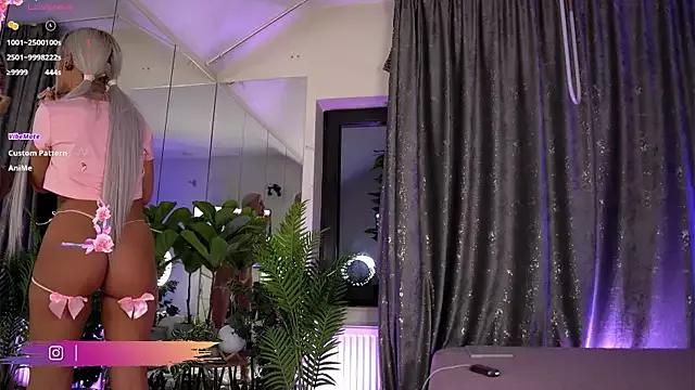 Serene_Sophiex on StripChat 