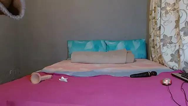 Sexybella-97 on StripChat