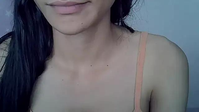 Freechat SkinnyKitten on StripChat